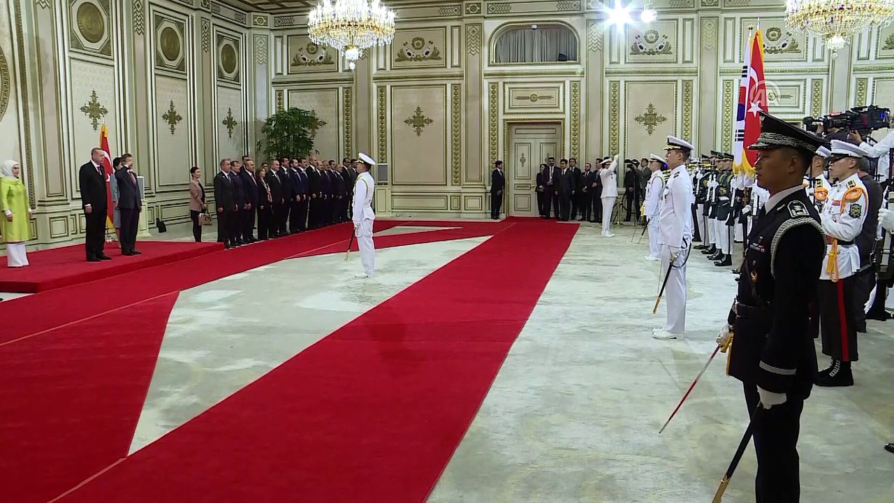 Güney Kore Cumhurbaşkanı Moon'dan, İstiklal Marşı sırasında asker selamı (2) - SEUL