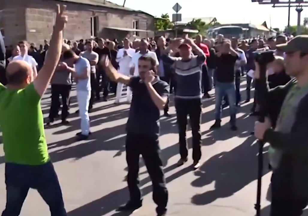 Security Forces Deployed as Demonstrators Block Road to Airport in Armenian Capital