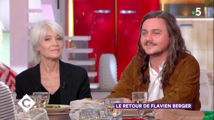 Le retour de Flavien Berger ! - C à Vous - 01/05/2018