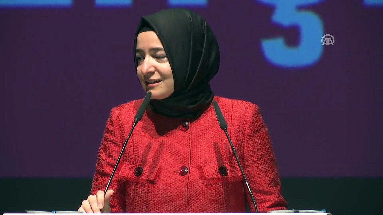 Bakan Kaya: 'Gençlerine güvenen bir lider var Türkiye'de' - İSTANBUL