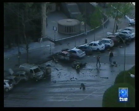 Atentado en el centro de Madrid - Cobertura (fragmentos) 1-5-2002 (Parte 2/2)