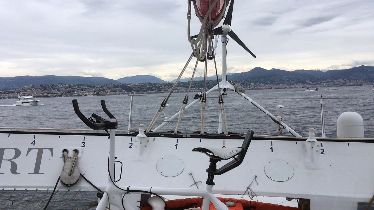 La Baie des Anges et les Montagnes vues d'IDEC SPORT