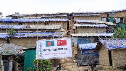 - Arakanlı Mültecilere 'Sadakataşı Köyü'