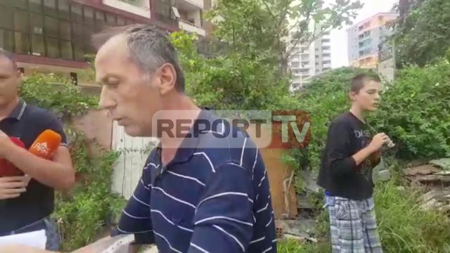 Report Tv - INUK prish banesat në Vlorë thirrja dëshpëruese e djaloshit