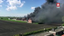 Eerste beelden grote brand bij veebedrijf in Hazerswoude-Dorp