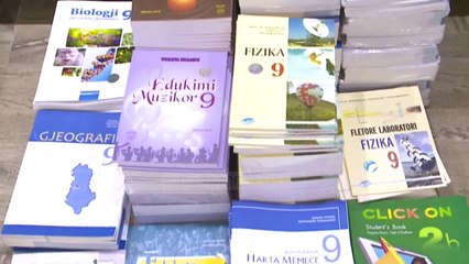 Në shkollë me para` borxh - Top Channel Albania - News - Lajme