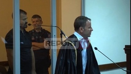 Report TV - Plagosi me armë biznesmenin në burg efektivi i policisë