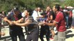 Report TV - Tepelenë, policia bashkiake  përplaset me tregtarët ambulantë