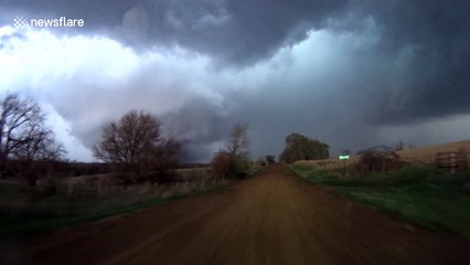 Massive wedge tornado tears through Kansas