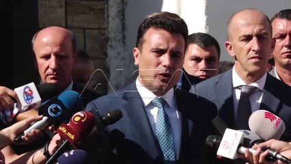 Заев ги оправдува кратењата на буџетот за ЈО