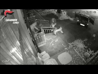 Ora News - Arrestohet banda e skifterëve shqiptarë, vidhnin shtëpi në Itali