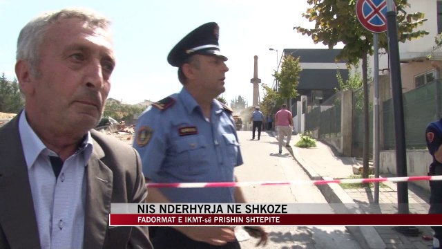 Nis ndërhyrja në Shkozë, fadormat e IKMT-së prishin shtëpitë - News, Lajme - Vizion Plus