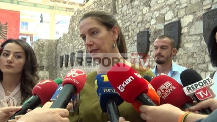 Report TV  - Ministrja e Kulturës Kumbaro viziton vendvarrimin e Skënderbeut