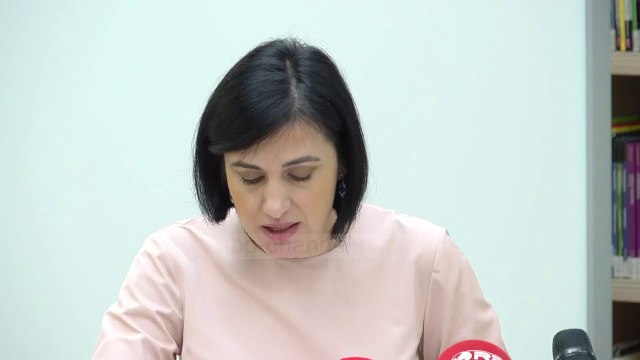 Zjarri në Bibliotekë - Top Channel Albania - News - Lajme