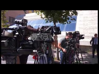 Ora News – Drejtuesja e Komisionit të Vettingut kërkon vlerësim për gjyqtarët e prokurorët