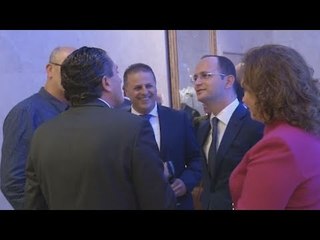 Ora News -  Bushati takim me diasporën: Do punojmë për regjistrimin e shqiptarëve jashtë atdheut