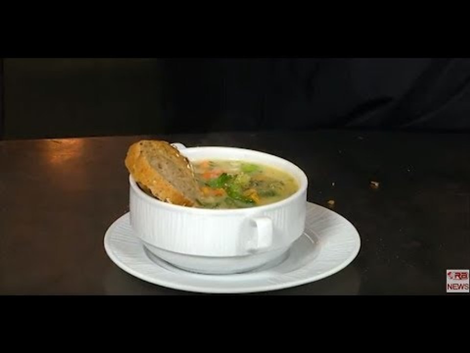 Receta juaj me shef Titin  "Supë pule me perime pikante"