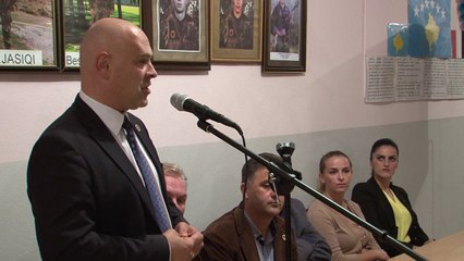 Kandidati për kryetar nga AAK, Ardian Gjini takohet me banorët e fshatit Hereq - Lajme
