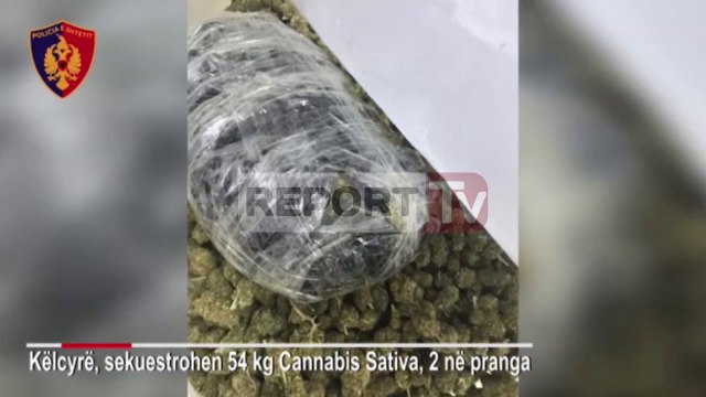 Report TV - Kapen 54 kg drogë në Këlcyrë,dy të arrestuar, njëri i dënuar për vrasje