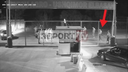 Report TV - VD pas përplasjes në Elbasan, policia s’lejoi një makinë të dalë nga tregu