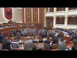 Debate ne Kuvend - Basha e deputetët e PD-së pushtojnë foltoren, Ruçi mbyll seancën