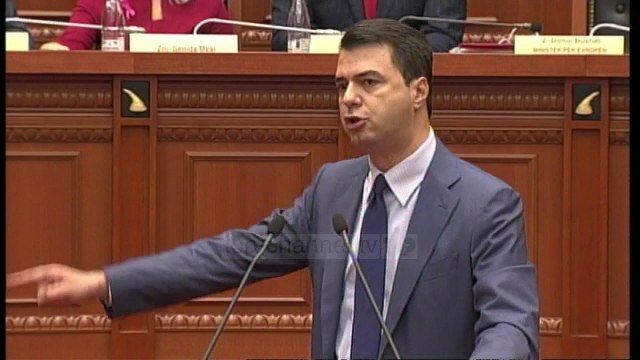 Parlament, Ruçi përjashton Bashën nga seanca - Top Channel Albania - News - Lajme