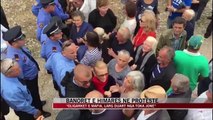 Banorët e Himarës në protestë: Larg nga toka jonë oligarkët dhe mafia - News, Lajme - Vizion Plus