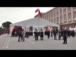 Report TV - Artistët e “Baubaus” eskpozojnë në Kryeministri “Artin e procesit”