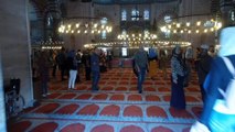 Süleymaniye Camii'nin halıları değişiyor...Halı değişim çalışmaları havadan görüntülendi