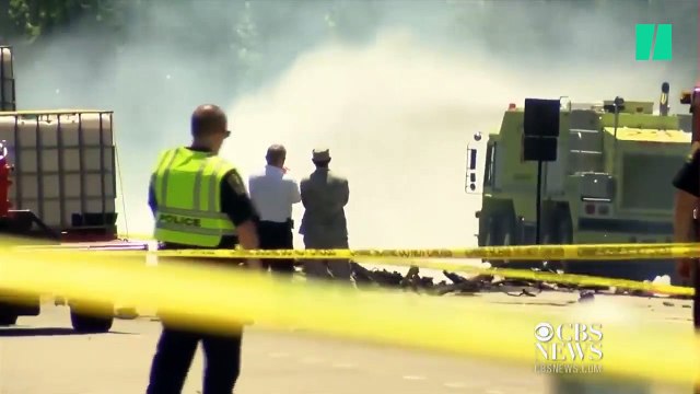 Les images impressionnantes du crash d'un avion militaire aux États-Unis