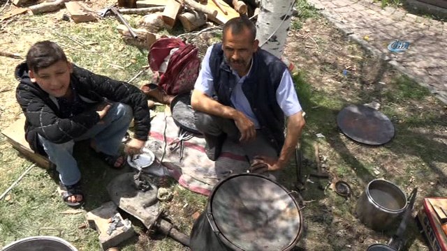 Şehir şehir gezerek kalaycılık yapıyor
