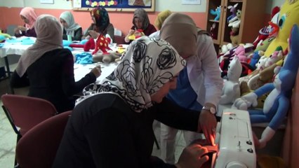 Vanlı Kadınlar, Çocuklar İçin Sağlıklı Oyuncaklar Üretiyor