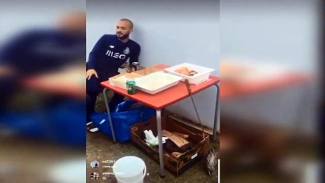 Jogadores do FC Porto entoam cântico a Casillas: Iker, quédate