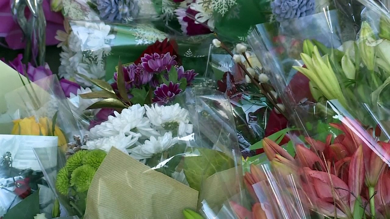 George Michael fans asked to remove tributes