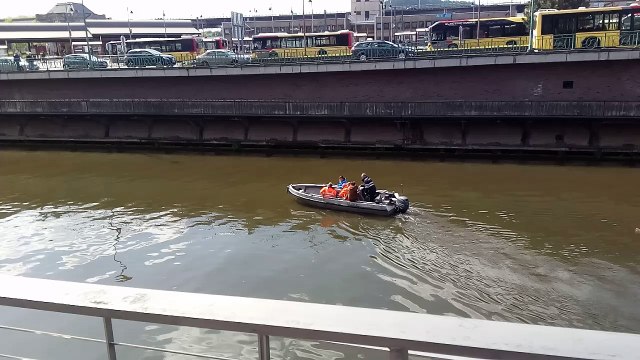 Fouilles menées dans la Sambre, à hauteur du pont Olof Palme