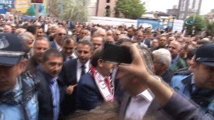 Eski Başkan Yılmaz makamını yeni Başkan Şahin’e devretti