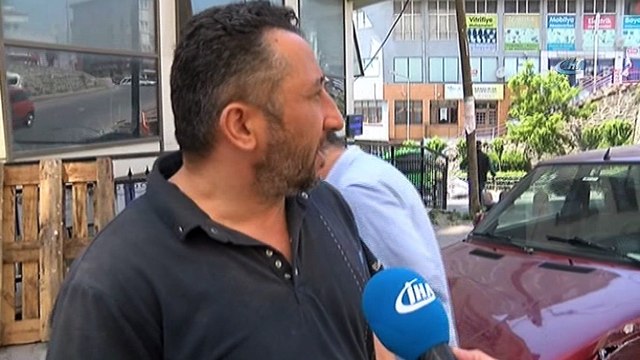 Freni boşalan kamyonet 4 araca çarptı