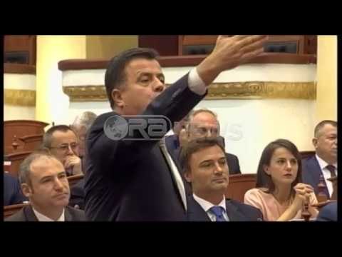 Ora News - Deputetët e PD-së bllokojnë foltoren, përjashtohet Flamur Noka