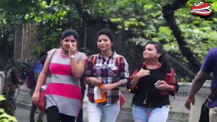 क्यूट गर्ल्स हिट प्रैंक -  देखे लड़कियों के फनी रिएक्शन !