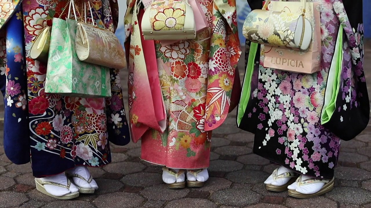 Japanese kimono makers seek to revive declining industry