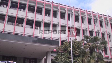 Report TV - Buxheti/Si do të ndahen 81.660 vende pune në administratë