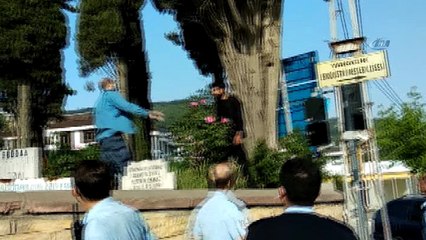 Kız arkadaşıyla tartıştı, eline palayı alarak rast gele sağa sola salladı