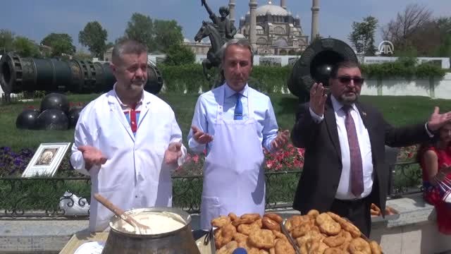 Fatih Sultan Mehmet Edirne'de Dualarla Anıldı