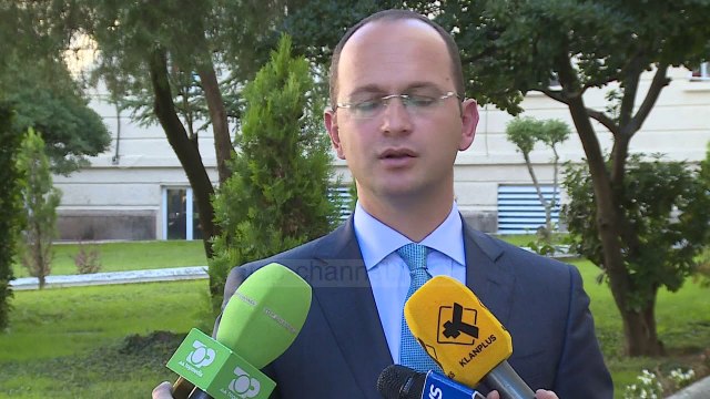 Bushati i përgjigjet Athinës - Top Channel Albania - News - Lajme