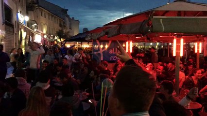 Les supporters à fond derrière l'OM depuis le Vieux-Port