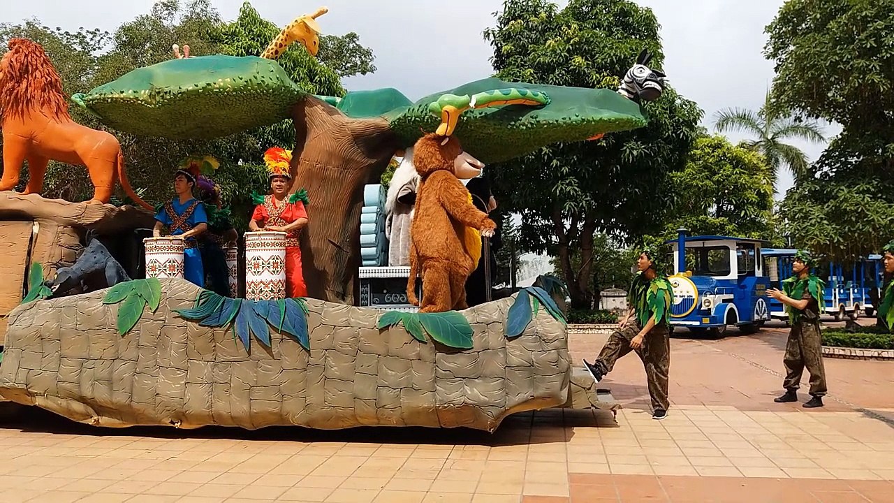 Gia Linh đi thăm quan Thiên Đường Bảo Sơn - Khu vui chơi giải trí trẻ em