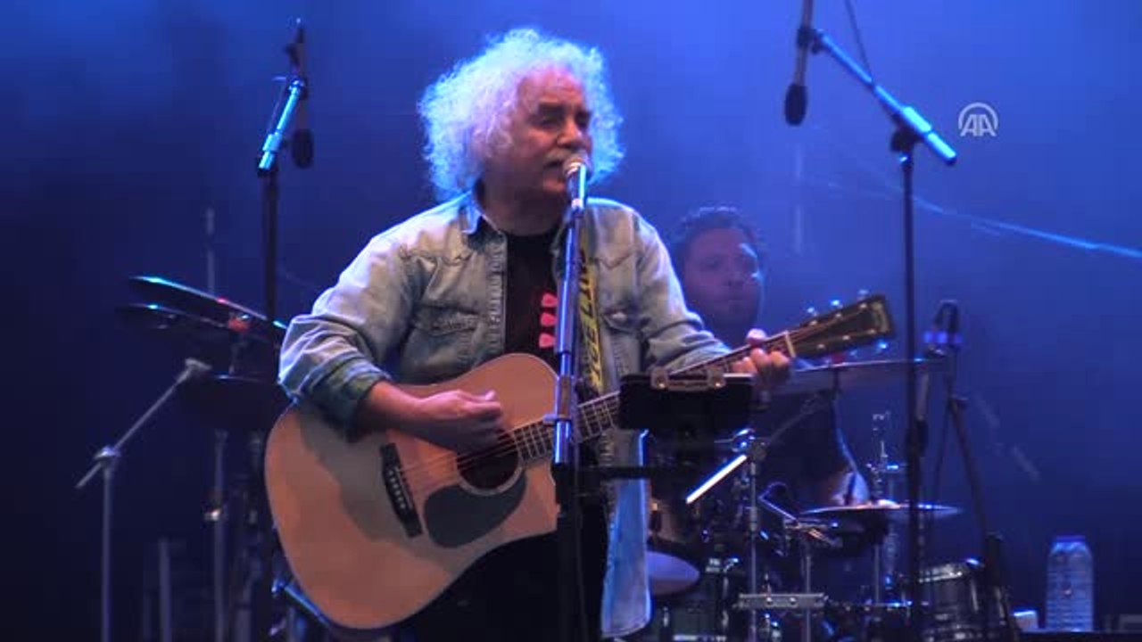 Yeni Türkü" ve "Duman" Edirne'de Konser Verdi