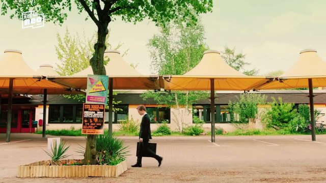 Young Böhmermann Folge 2 - Die Einladung | NEO MAGAZIN ROYALE mit Jan Böhmermann - ZDFneo