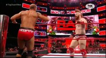 SETH ROLLINS Y JASON JORDAN VS CESARO Y SHEAMUS EN ESPAÑOL WWE RAW 25/12/27 EN ESPAÑOL