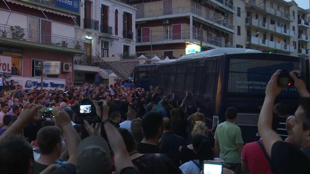 Angry protestors welcome Greek PM to Lesbos